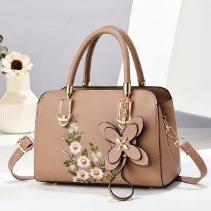 Chic Embroidered Floral Women's Handbag - Spacious Soft Faux Leather Crossbody Bag with Zip Closure, Available in Red/Green/Black